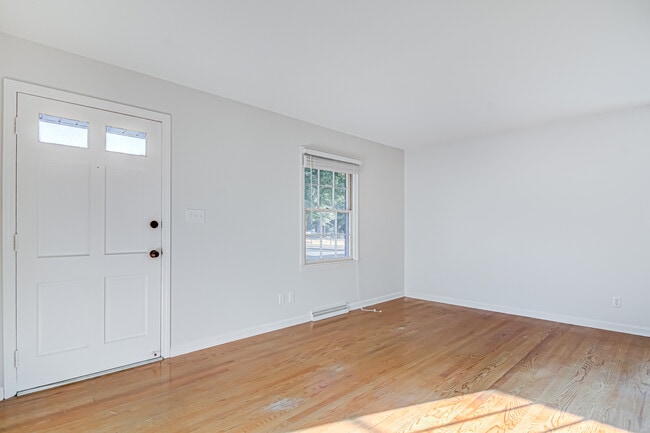 Photo - 805 Trenton St