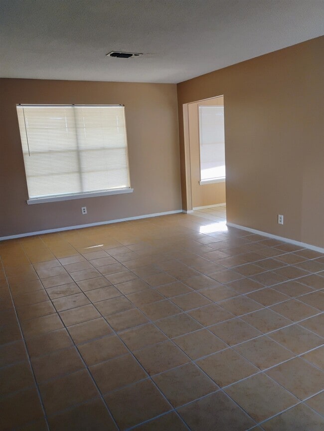 Photo - 219 Elizabeth Dr