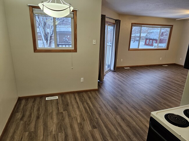 Photo - 600 W 39th St