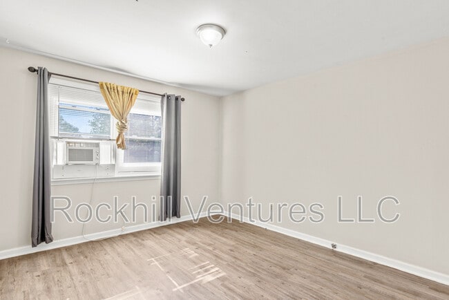Photo - 6 Ronnie Ave Unit B