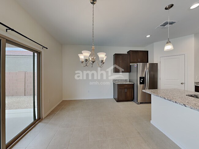 Photo - 854 E Artesia Pl