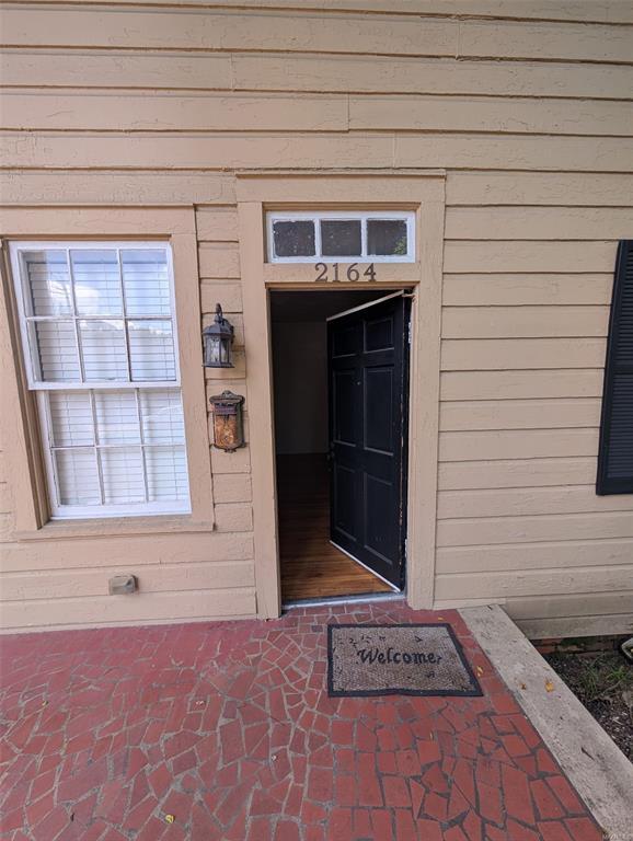 Photo - 2164 College St