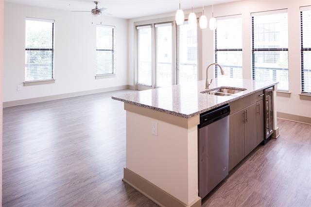 Building Photo - 4020 Gilbert Ave Unit 107 Rental