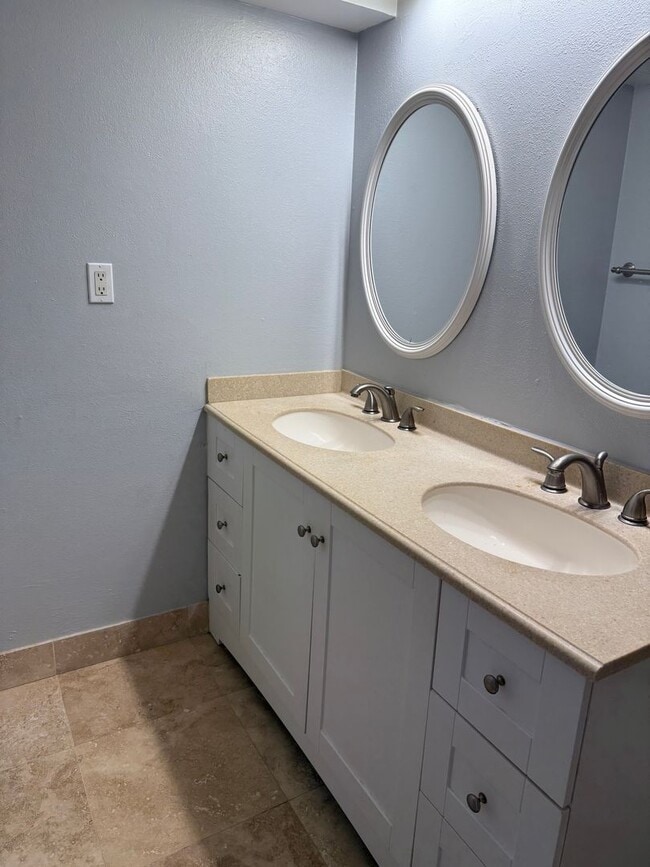 Photo - LEASE NOW AND ENJOY 50% OFF 2ND MONTH! Loc...