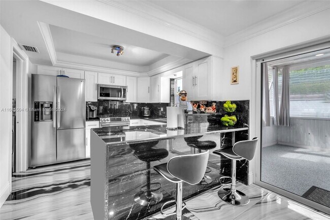 Photo - 835 NW 41st Ct