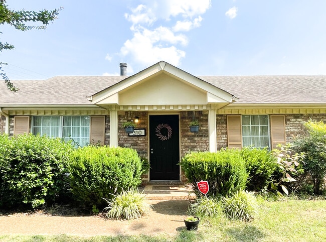Building Photo - 310 Lexington Dr Rental