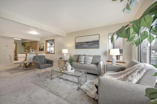 Photo - 2435 Rowntree Way