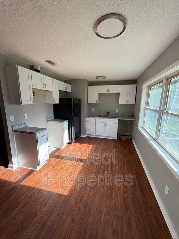 Photo - 722 Kitchen St