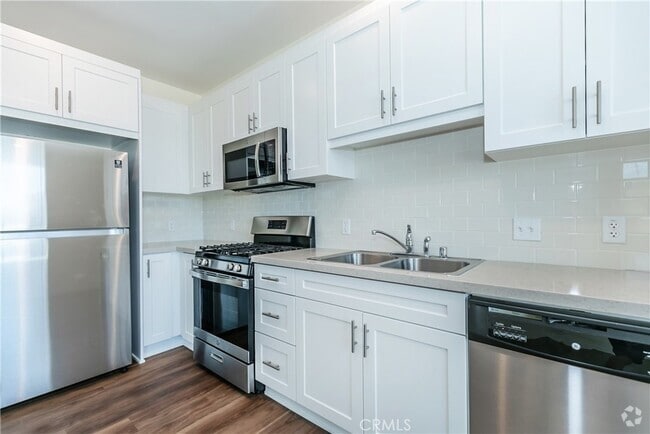 Building Photo - 16852 Muscatel St Rental