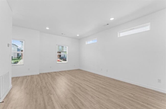 501 Discovery Ave