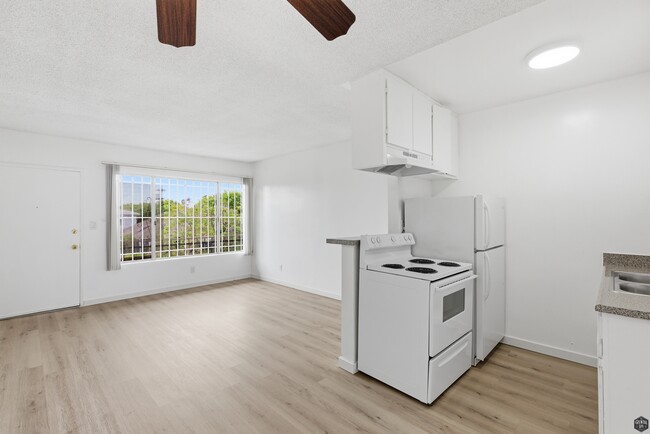 Building Photo - 711 Machado Dr Unit 6