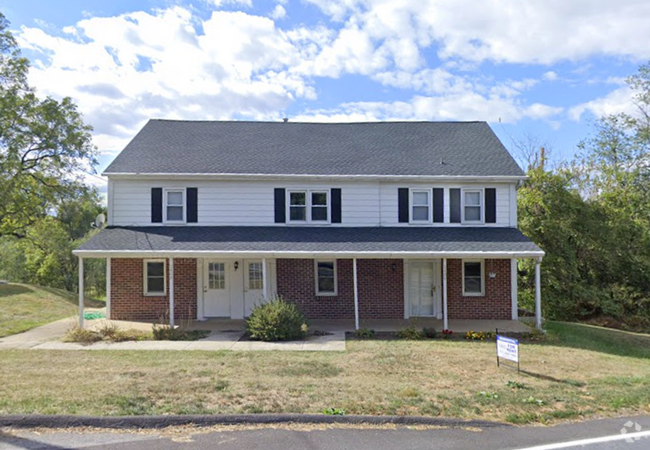 Building Photo - 2486 Falling Spring Rd Unit 2486 Falling Spring Rental
