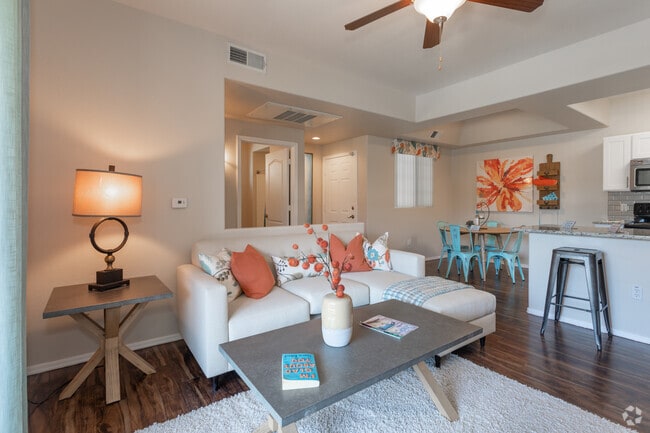2BR, 2BA - 1,042 SF