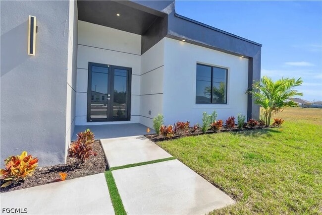 Building Photo - 1021 Chiquita Blvd S
