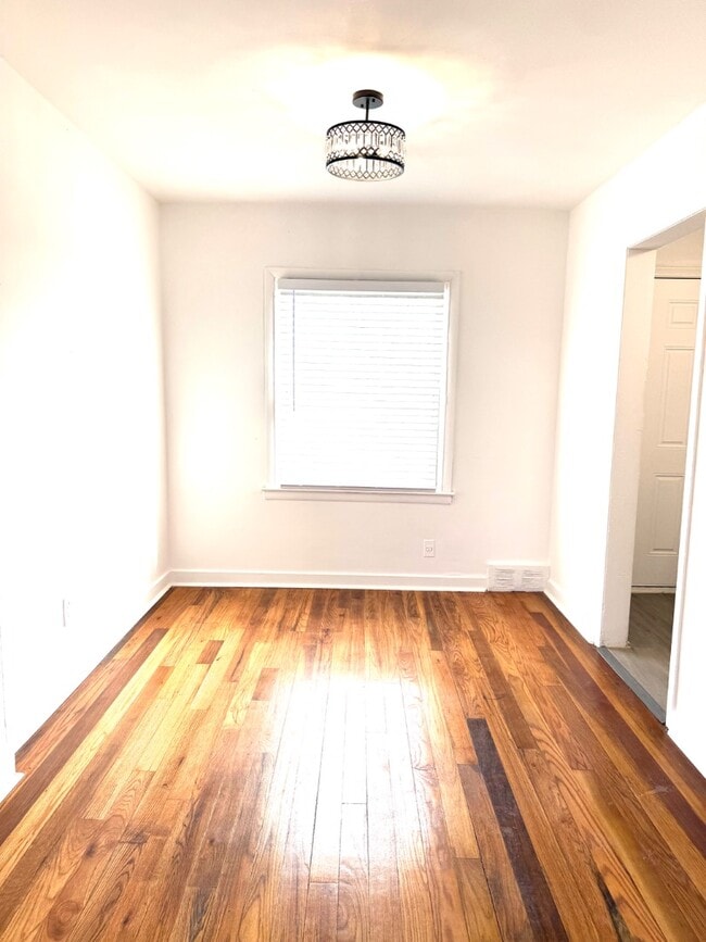 Photo - 480 Marquette Dr