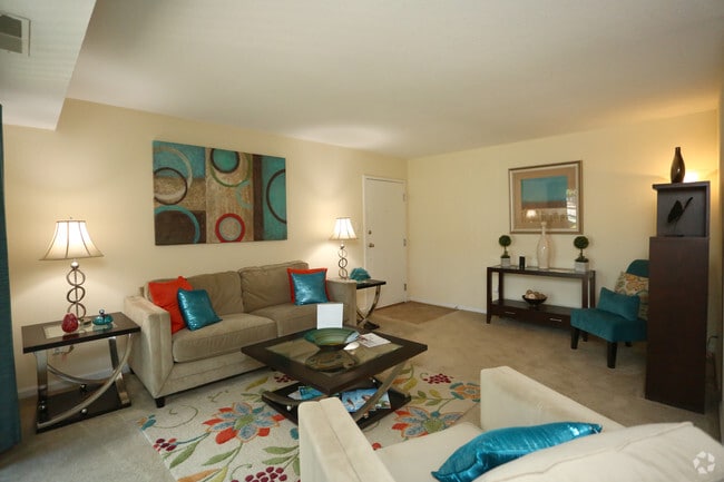 2BR,1BA,1000SF - Living Toom