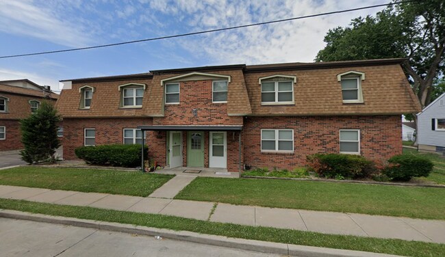 Building Photo - 655 Portis St Unit 655-4