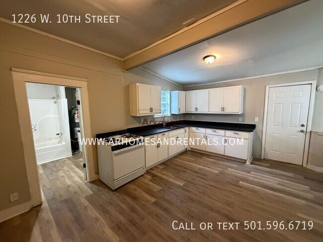 Photo - 1226 W 10th St