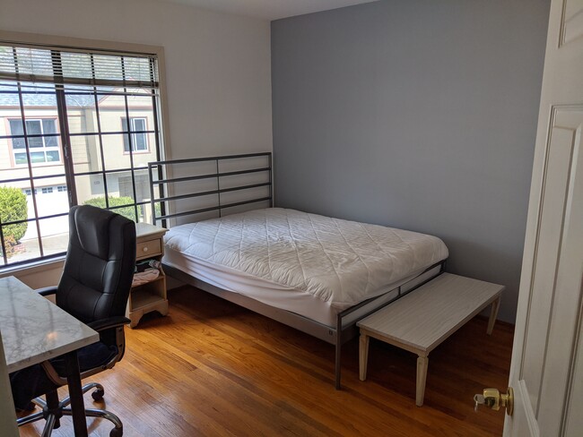 Bedroom - 409 Dellbrook Ave