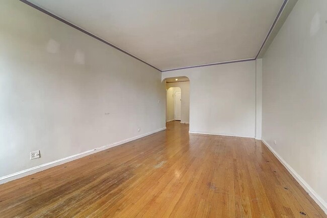 Photo - 251 Seaman Ave