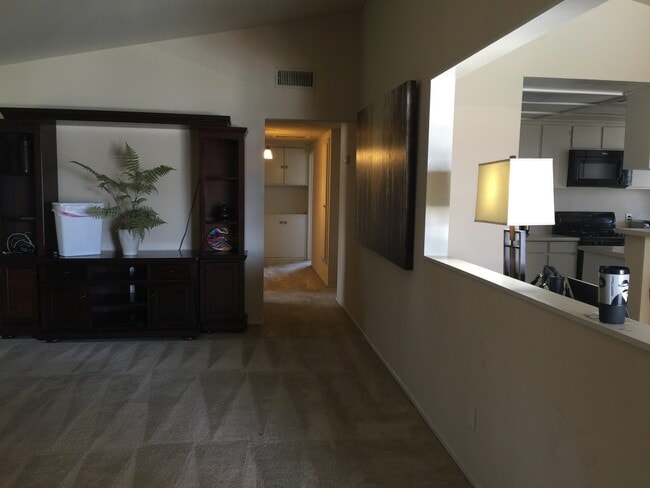 Photo - 936 E Collins Ave