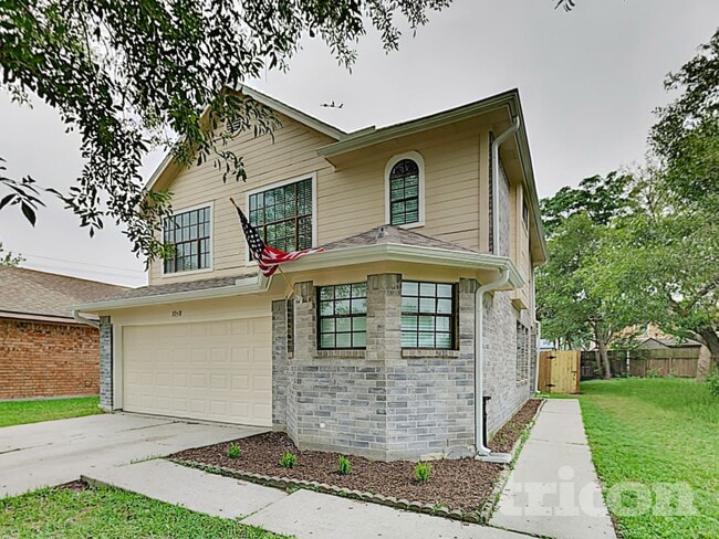 Photo - 1050 Macclesby Ln