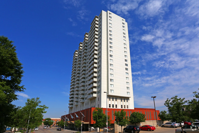 Building Photo - The Regency Tower Rental