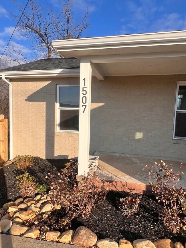 Photo - Newly Renovated Modern Cottage in Sevierville, TN — 2 Bed, 2 Bath, Open-Concept Living