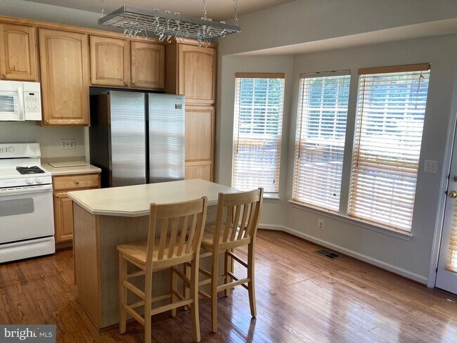 2985 Huntington Grove Square