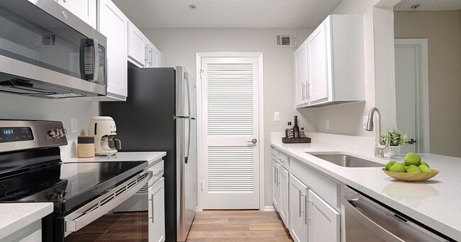 Eagles Point at Tampa Palms Apartments