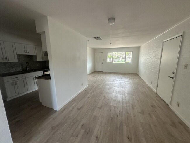 Photo - 327 Fairhaven Rd