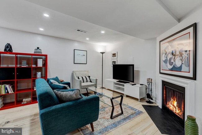 Photo - 1408 21st St NW