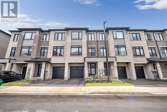 Photo - 585 Colborne St
