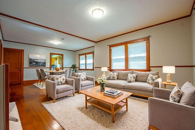 Photo - 3 Bedroom / 1 Bath Home with Washer/Dryer ...