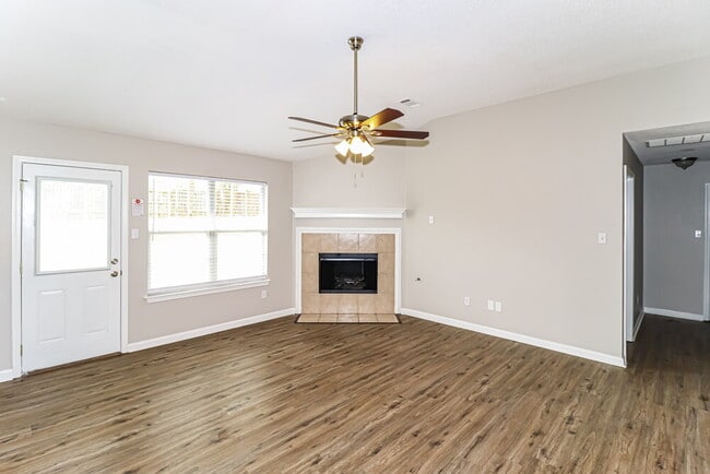 Photo - 120 Pinewood Dr