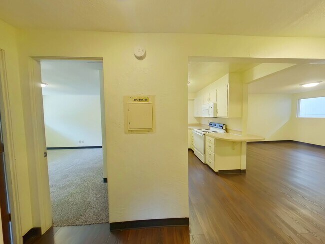 Photo - 1747 Hilyard St Unit B
