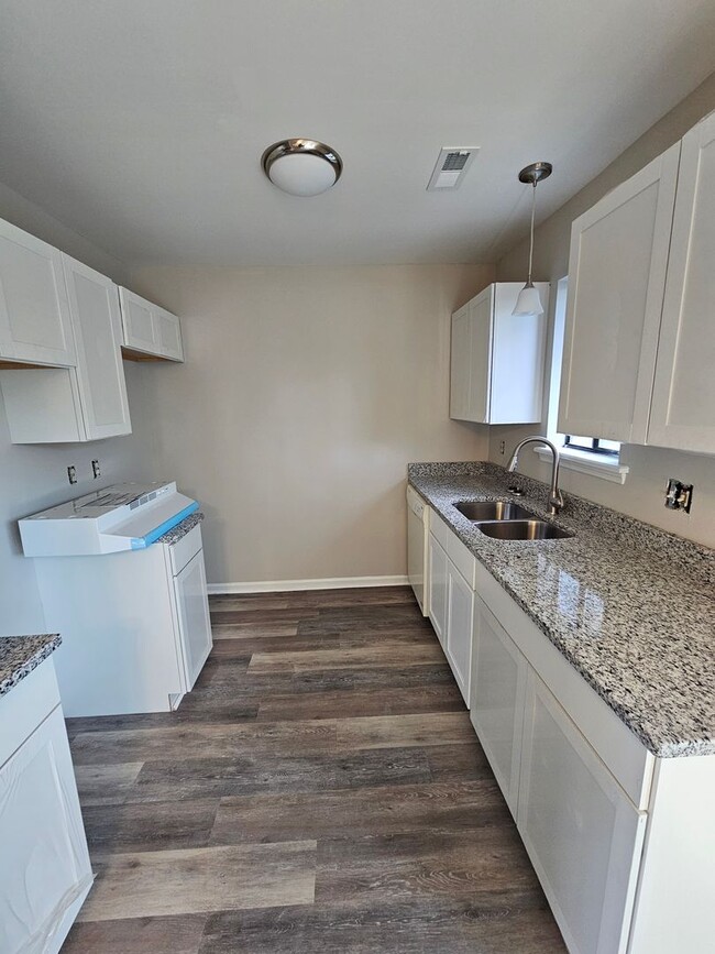 Photo - Newly Renovated 2 Bedroom Off Of GumBranch