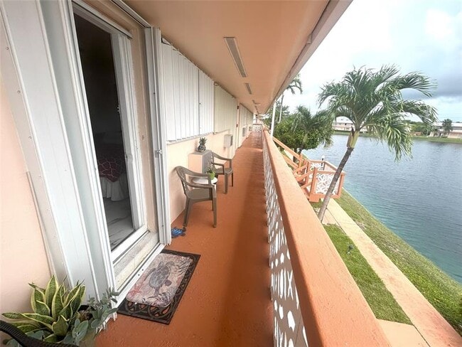 Building Photo - 900 SW 10th Terrace Unit S20 Rental