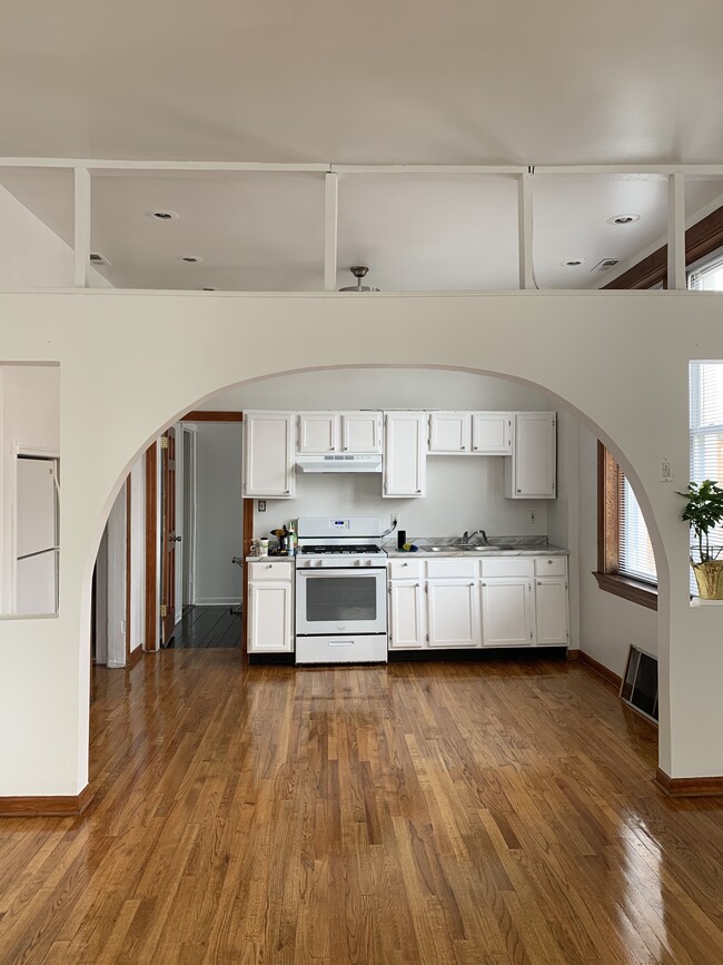 Kitchen - 2500 S Sawyer Ave Apartamentos Unidad 2F