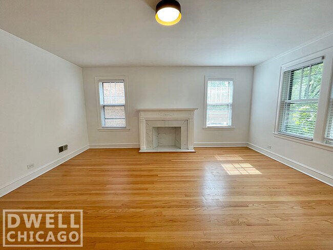 Photo - 5805 N Richmond St Unidad 3