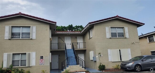 Building Photo - 4103 Riverside Dr Unit 3 Rental