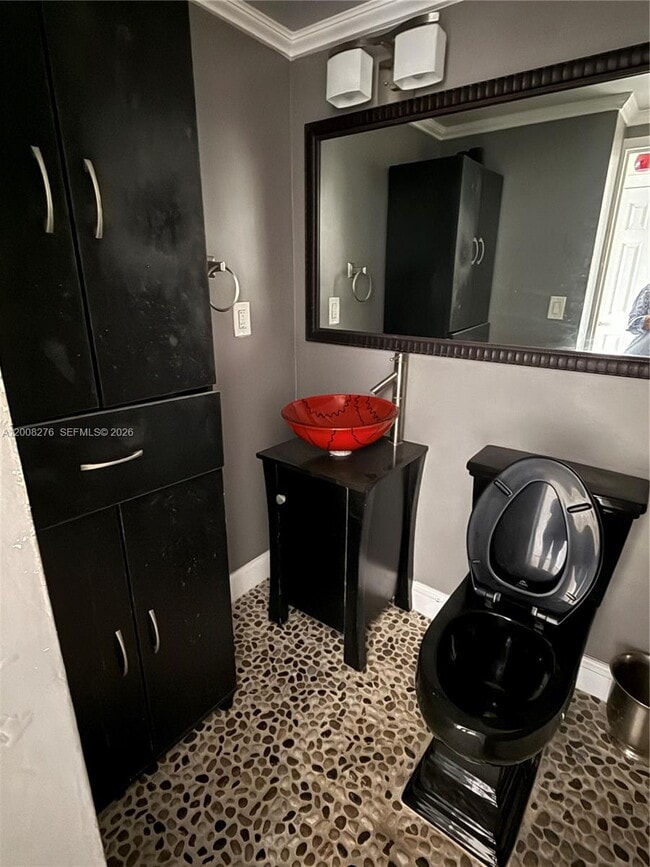 5313 Collins Ave Unit 801