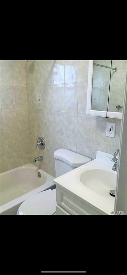 Bathroom - 18 Lincoln Pl Unit 1