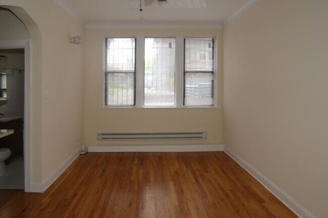 Photo - 4644 N Paulina Unit 401