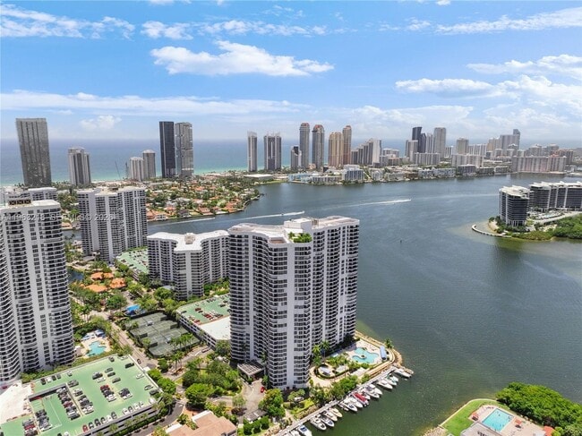 Building Photo - 3530 Mystic Pointe Dr