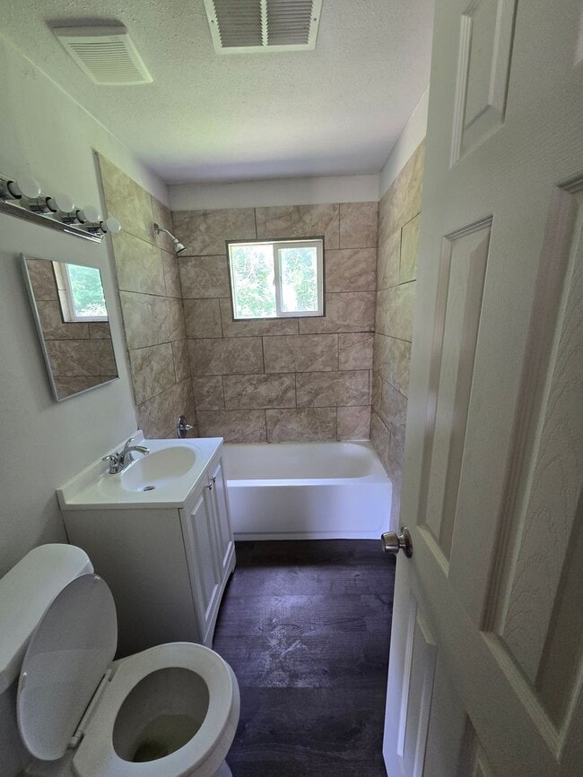 Photo - 2 bed 1 bath house!