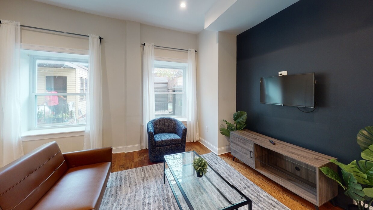 Photo - Private bedroom in 3 bed/1.5 bath Home