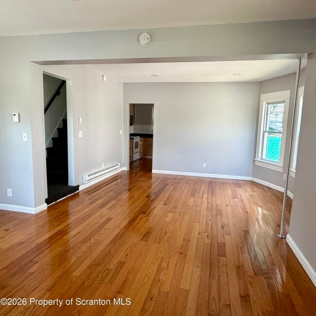 Photo - 530 Myrtle St
