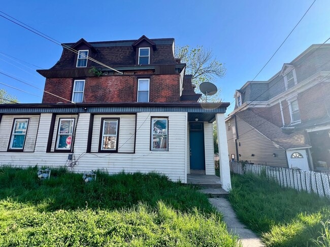 Gorgeous 2-Bedroom Apartment in Darby! Available NOW! - Gorgeous 2-Bedroom Apartment in Darby! Available NOW! Unit 2F