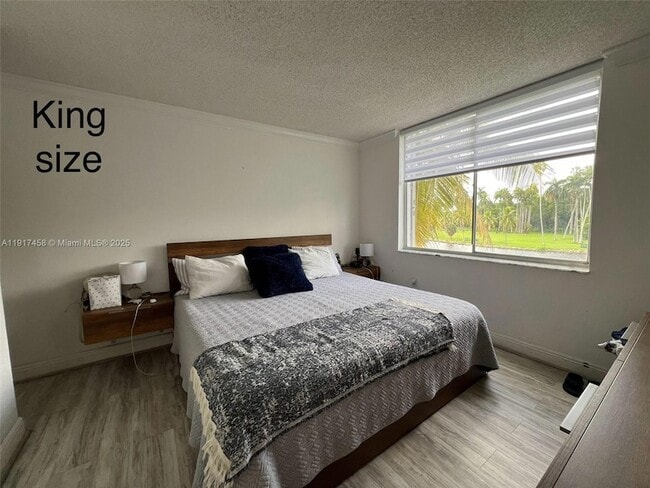 Photo - 1740 NW N River Dr Unit 324